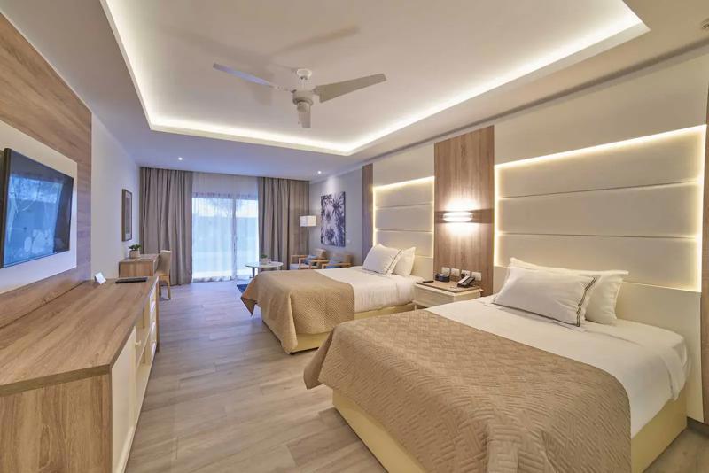 Cazare Bahia Principe Luxury Ambar 5*