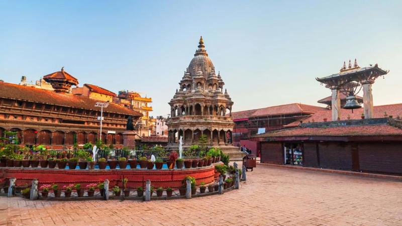 Incursiune in India si Nepal