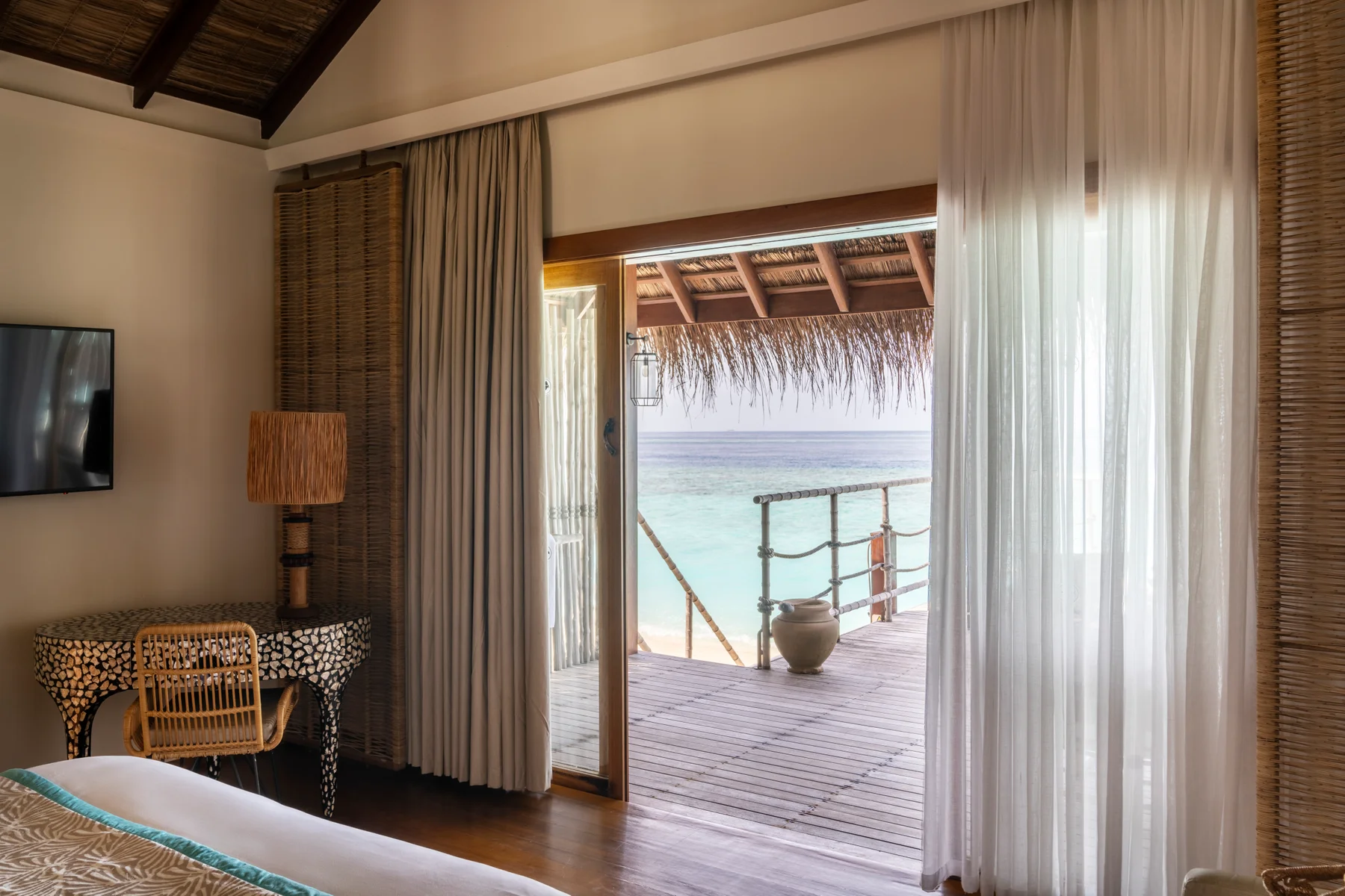 Constance Moofushi 5*