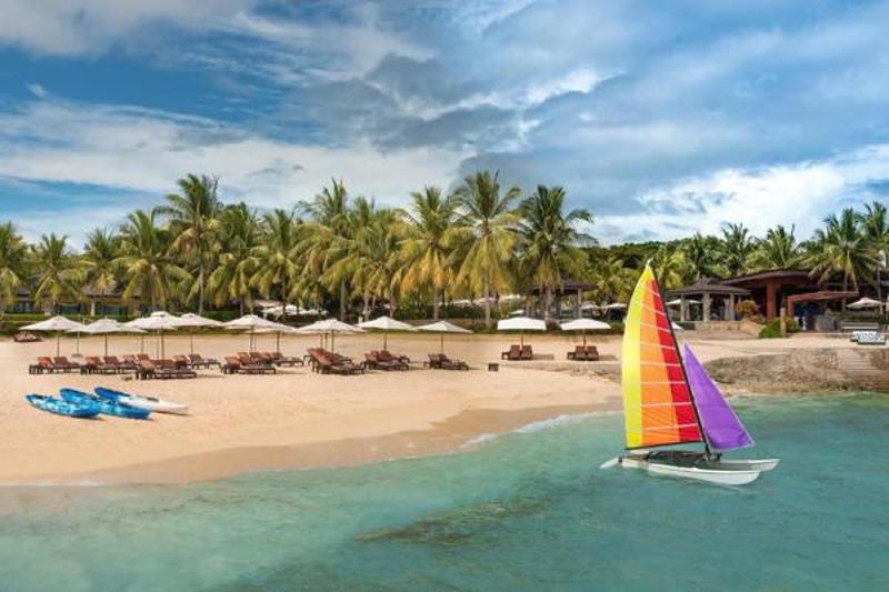 Crimson Resort & Spa Mactan