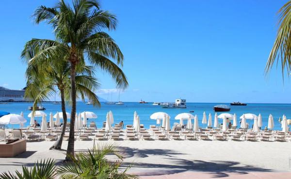 Holland House Beach Hotel