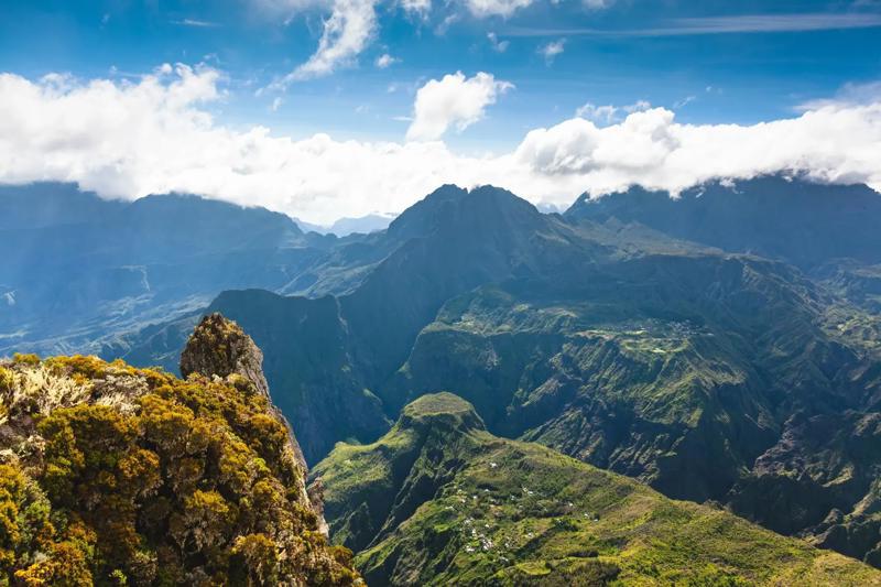 Fotografie de Călătorie pe Insula Réunion – Vârfuri Vulcanice, Circuri și Mări Turcoaz