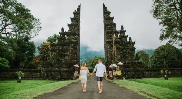 Handara Gate