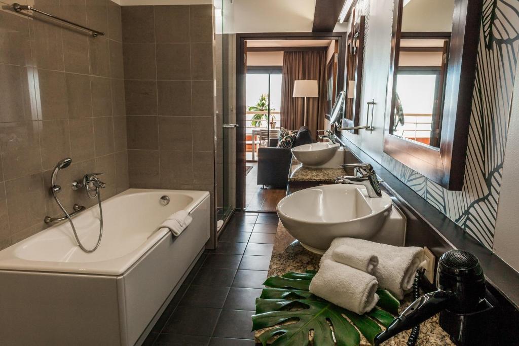 Le Tahiti by Pearl Resorts