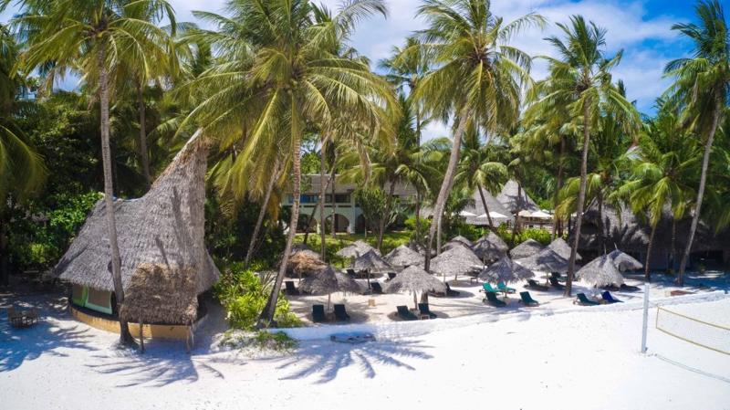 Plaja Pinewood Beach Resort