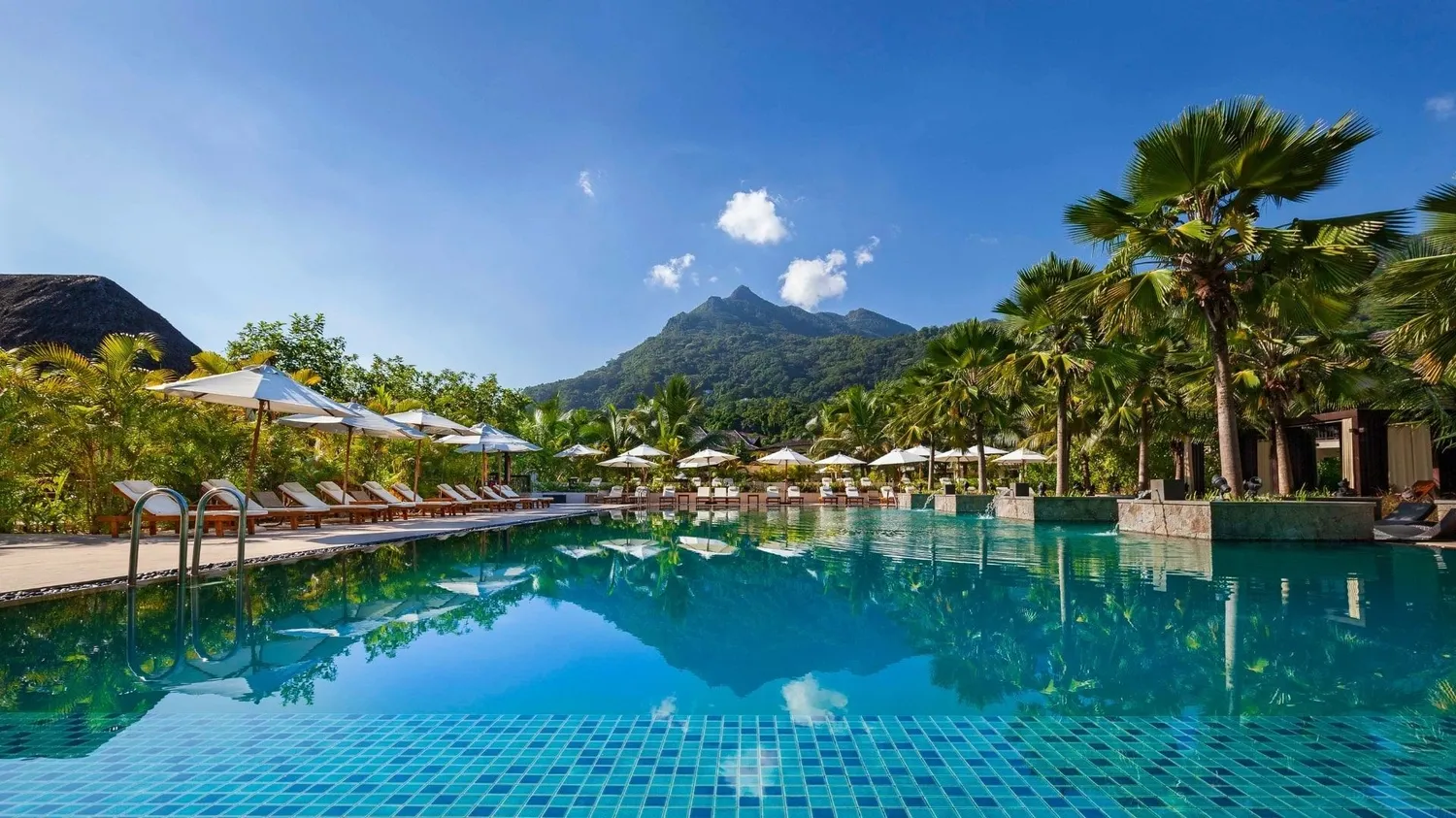 Story Seychelles 5 Stele – Vacanta de Lux in Mahe, direct pe Plaja Beau Vallon
